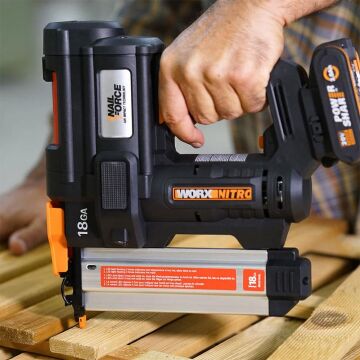 WORX WX842.9 20Volt 15-50mm Profesyonel Şarjlı Çivi Çakma Makinesi + 2700 Adet Yedek Çivi (Akü Dahil Değildir)